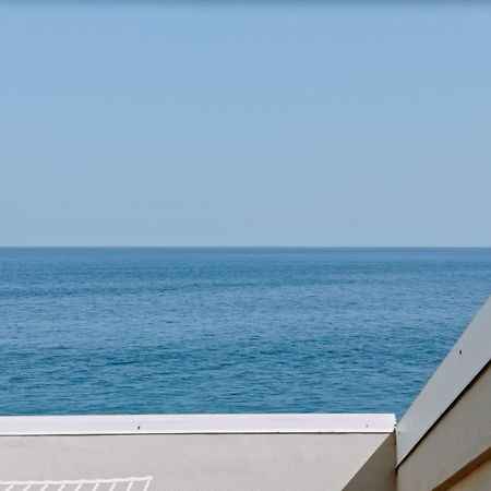 Mirone Apartment Fronte Mare Beachfront House Roccalumera Exterior foto