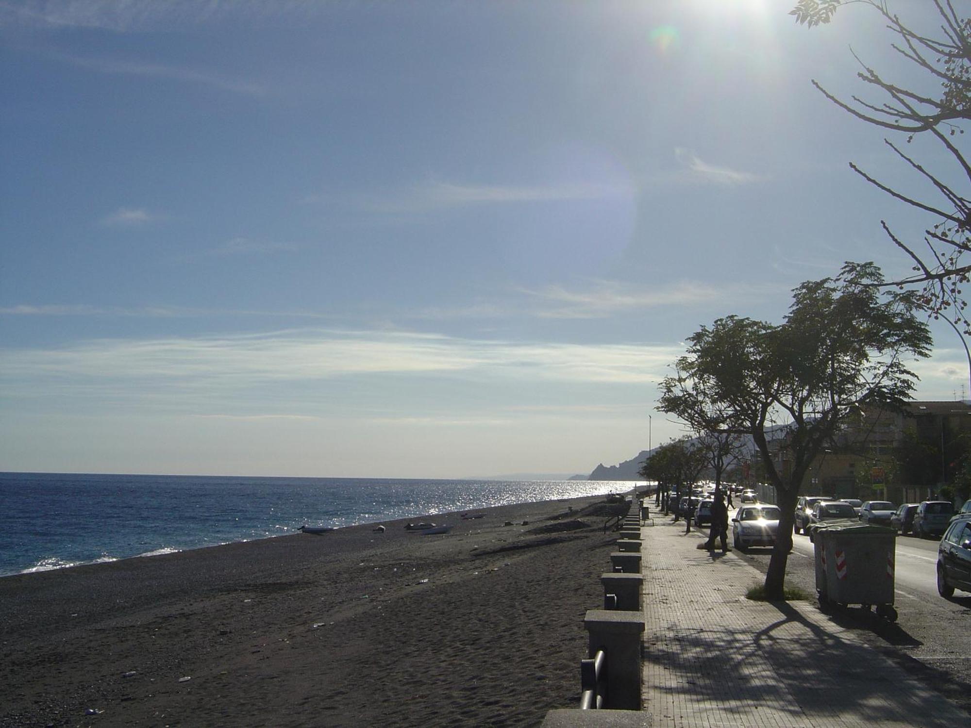 Mirone Apartment Fronte Mare Beachfront House Roccalumera Habitación foto